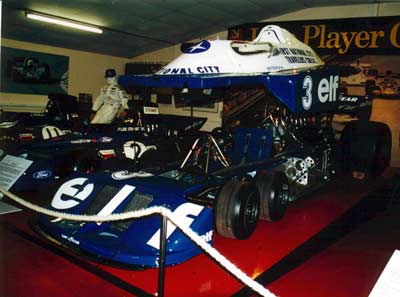 Tyrell 6-wheel racecar